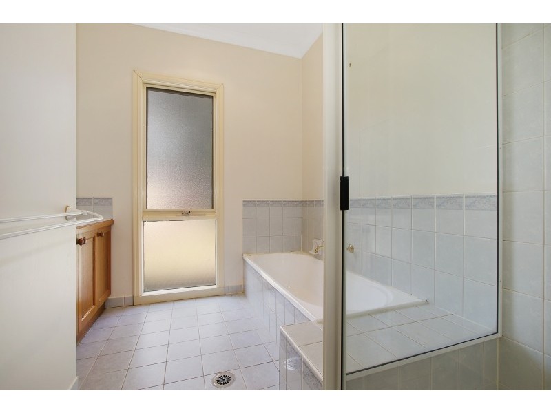 6 Hopwood Road, Thurgoona NSW 2640