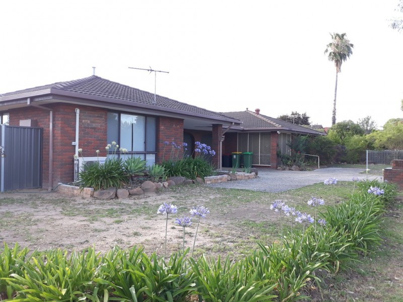 1/379 Parnall Street, Lavington NSW 2641