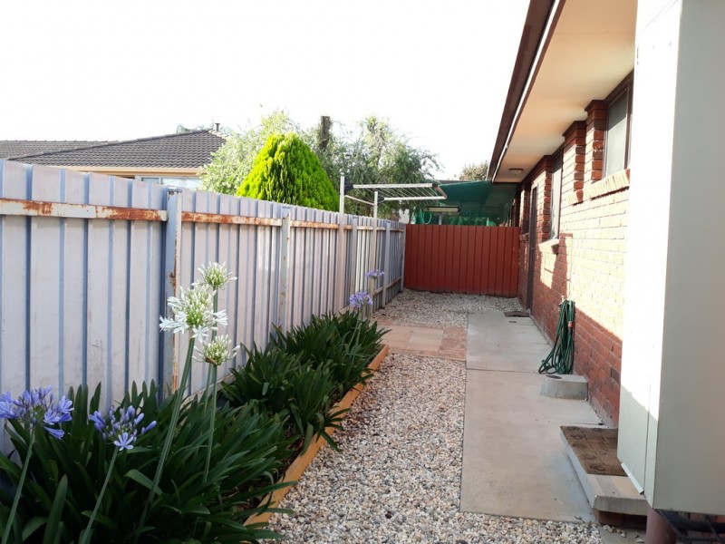 1/379 Parnall Street, Lavington NSW 2641