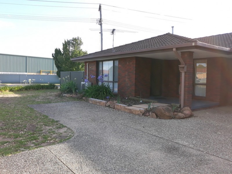 1/379 Parnall Street, Lavington NSW 2641