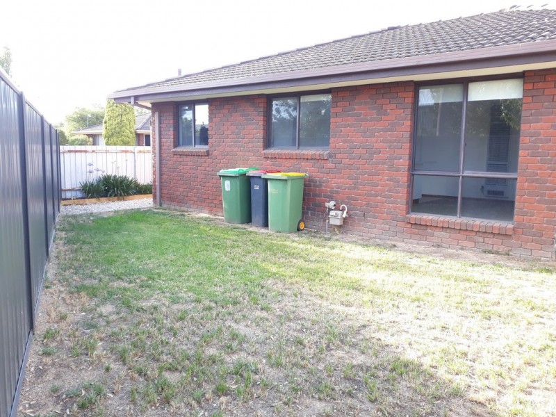 1/379 Parnall Street, Lavington NSW 2641