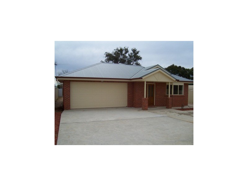 2/267 Honour Ave, Corowa NSW 2646