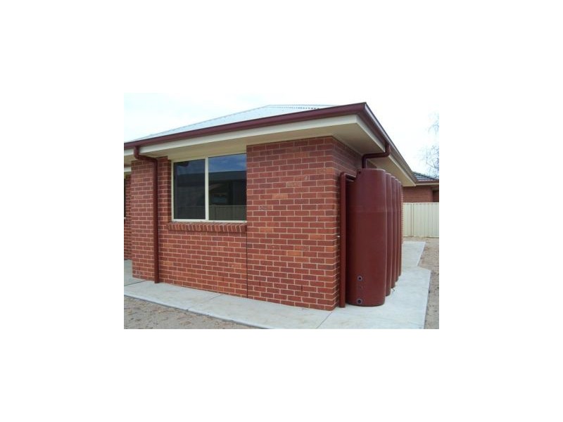 2/267 Honour Ave, Corowa NSW 2646