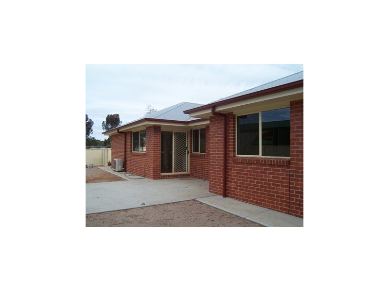 2/267 Honour Ave, Corowa NSW 2646
