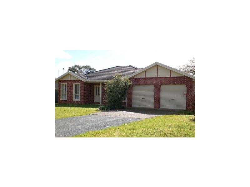 29 Victoria, Howlong NSW 2643