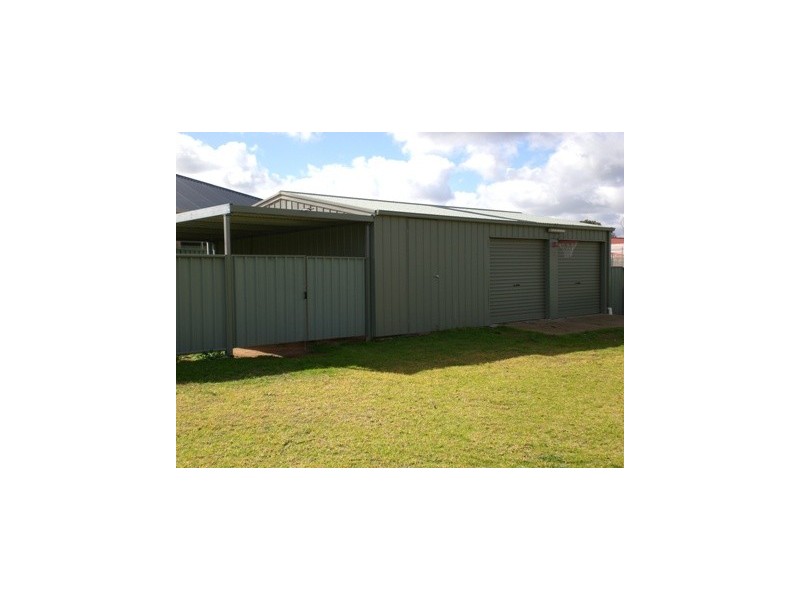 29 Victoria, Howlong NSW 2643