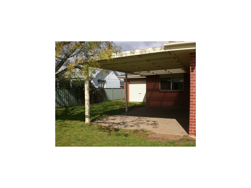 29 Victoria, Howlong NSW 2643