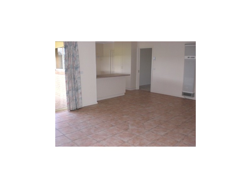 29 Victoria, Howlong NSW 2643