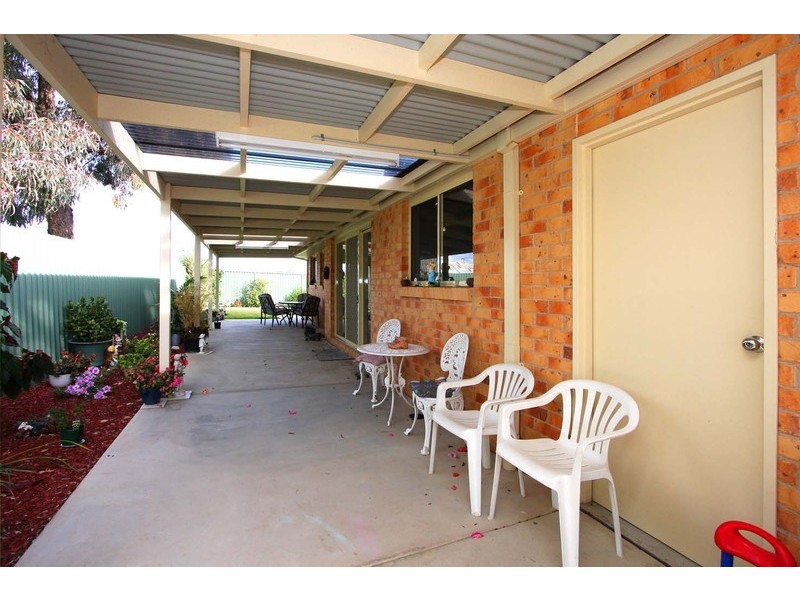 2/7 Hall Court, Howlong NSW 2643