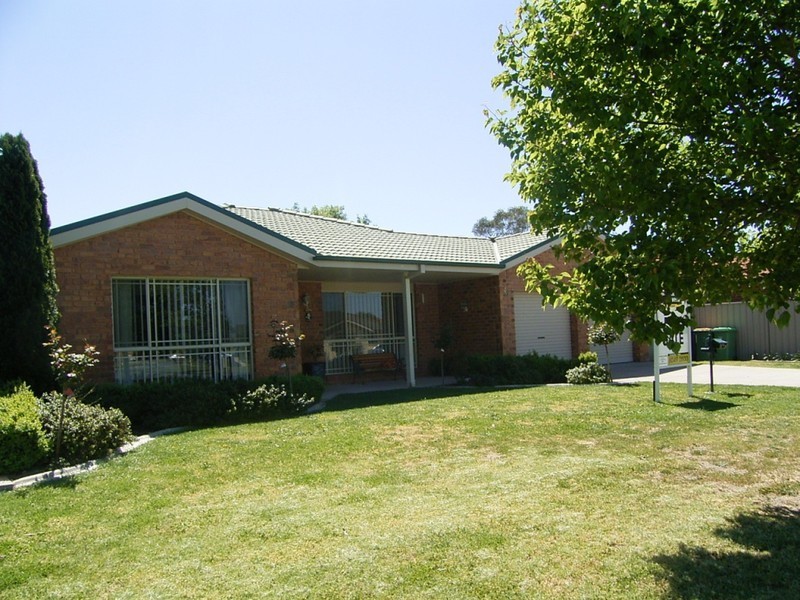 48 Privett Place, Lavington NSW 2641