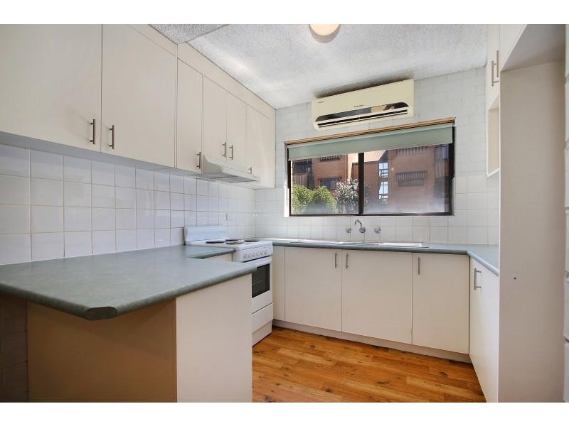 42/429 McDonald Road, Lavington NSW 2641