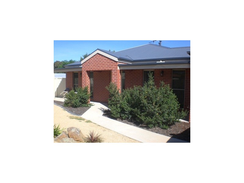 1-2/58 Russell Street, Howlong NSW 2643