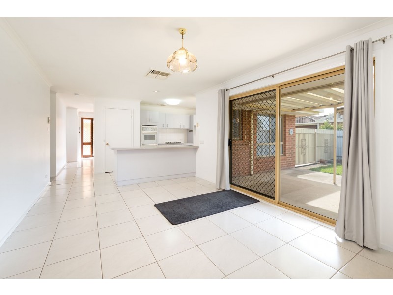 21 Condon Place, Lavington NSW 2641