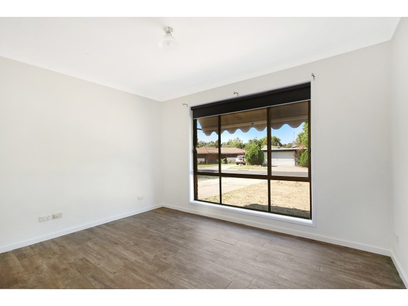 2 Graetz Court, Lavington NSW 2641