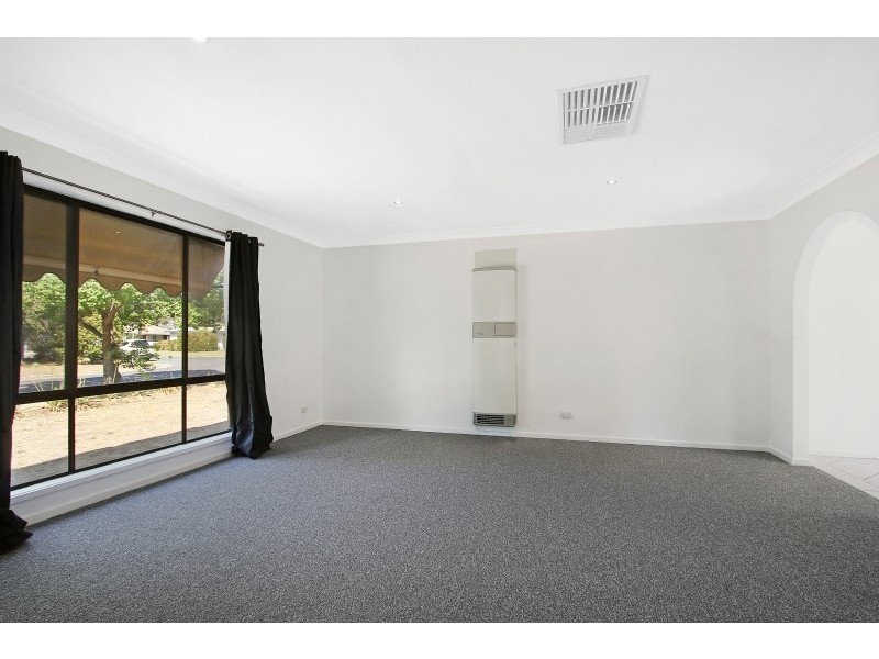 2 Graetz Court, Lavington NSW 2641