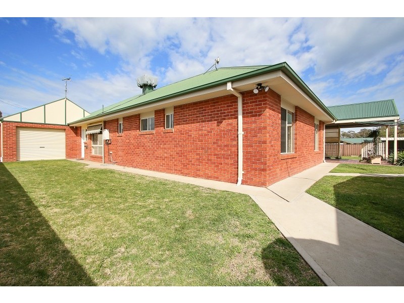 12 Victoria Street, Walla Walla NSW 2659