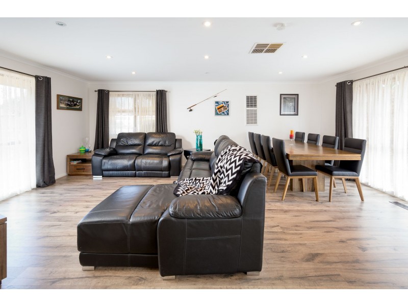 546 Webb Street, Lavington NSW 2641