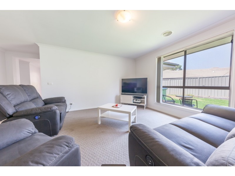 1 Owl Court, Thurgoona NSW 2640