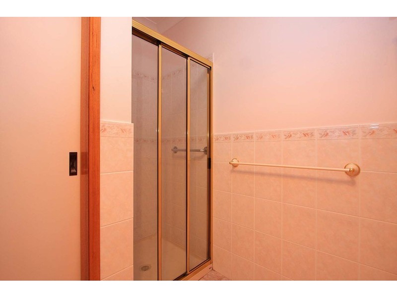 111 Sturt Street, Howlong NSW 2643