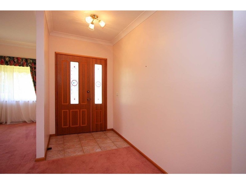 111 Sturt Street, Howlong NSW 2643