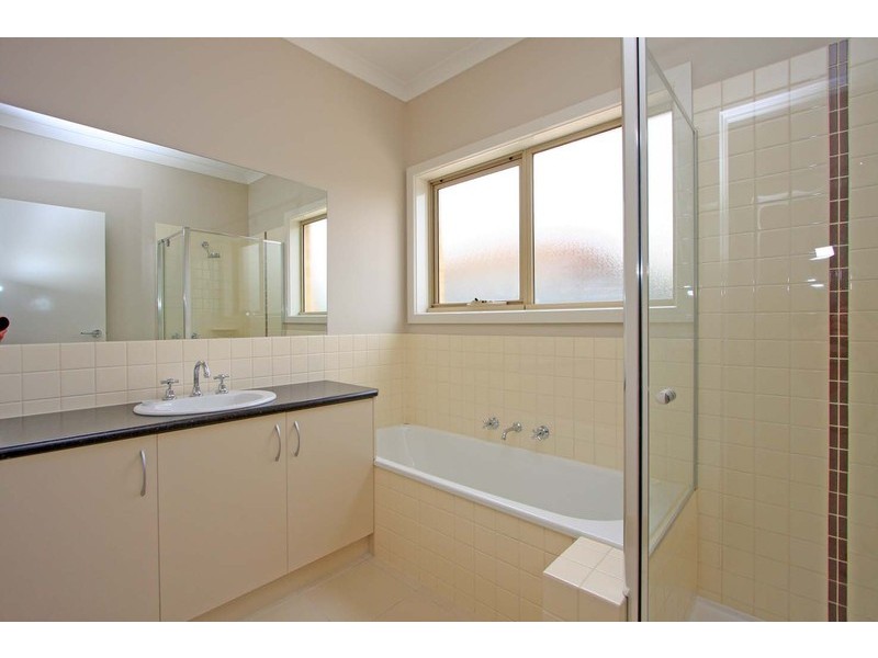 1/30 Russell Street, Howlong NSW 2643