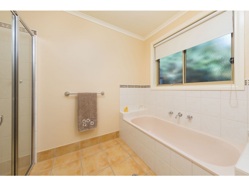 120 Dryandra Way, Thurgoona NSW 2640