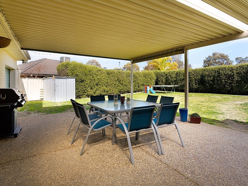 25 Valerie Way, Lavington NSW 2641