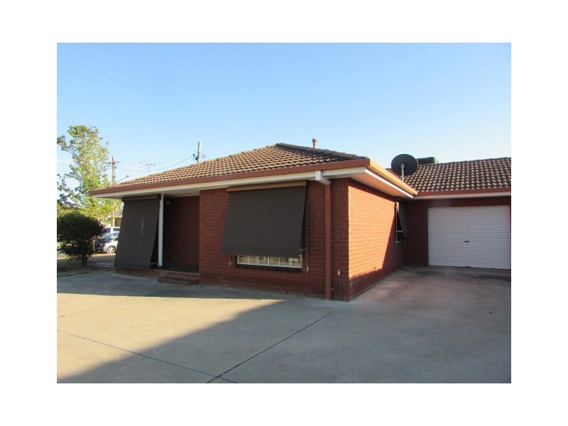 1/418 Ross Circuit, Lavington NSW 2641