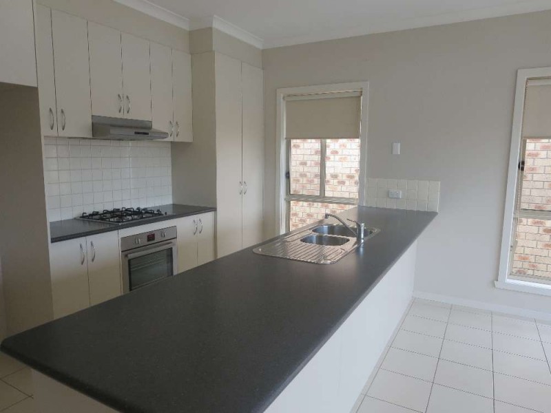 2/30 Russell Street, Howlong NSW 2643