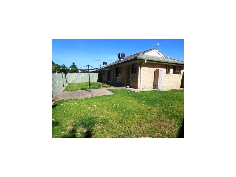 2/326 Shirleen Crescent, Lavington NSW 2641