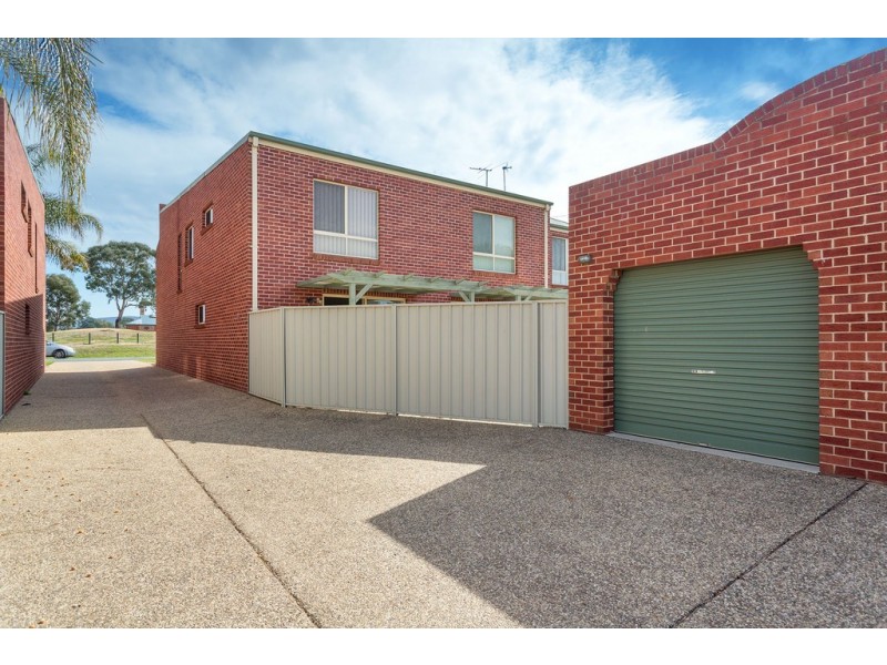 3/546 Kotthoff Street, Lavington NSW 2641