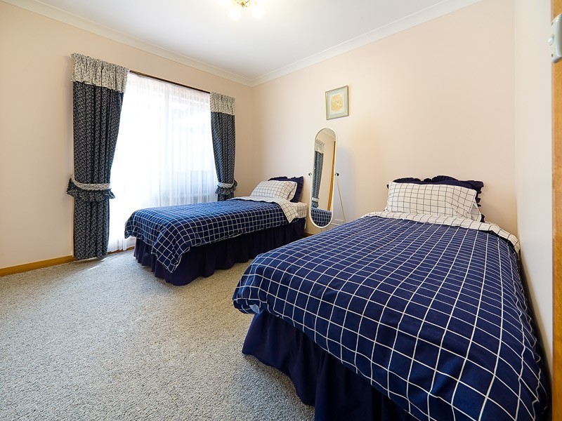 27 Villawood Court, Lavington NSW 2641