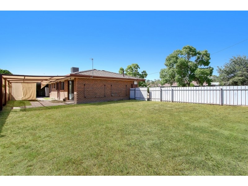 2 Graetz Court, Lavington NSW 2641