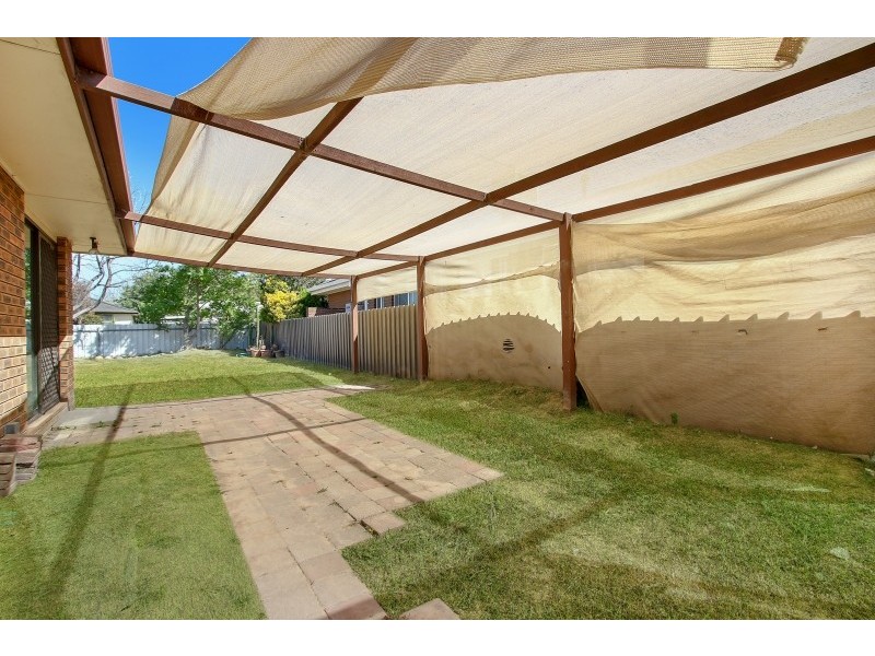 2 Graetz Court, Lavington NSW 2641