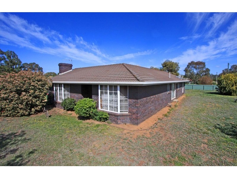 19 Larmer Street, Howlong NSW 2643