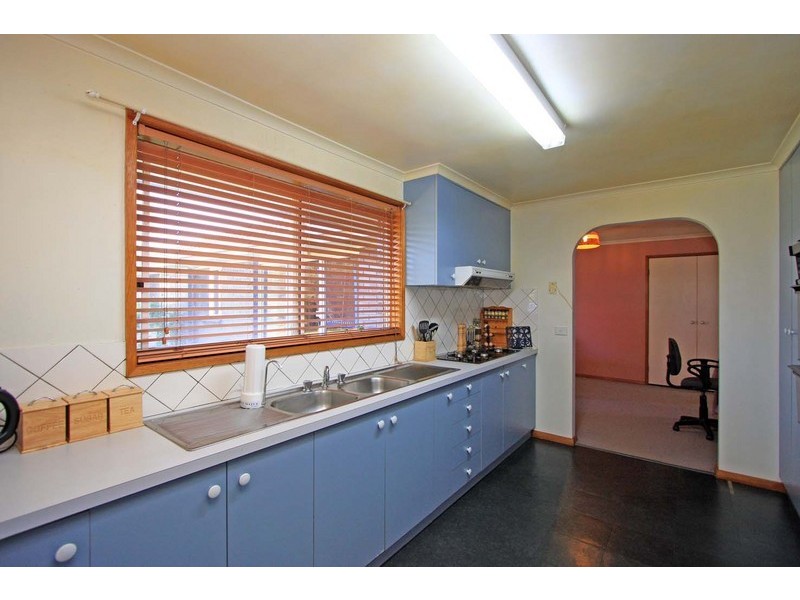 19 Larmer Street, Howlong NSW 2643
