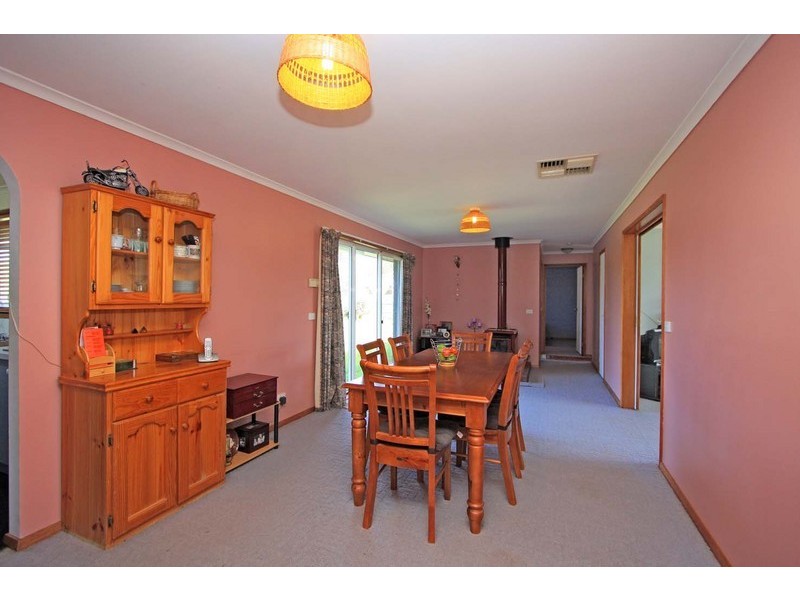 19 Larmer Street, Howlong NSW 2643