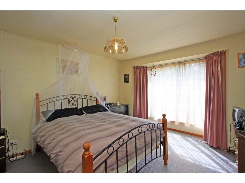 19 Larmer Street, Howlong NSW 2643