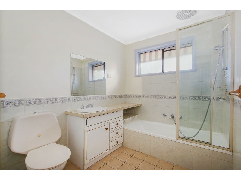 2/433 Kaitlers Road, Lavington NSW 2641