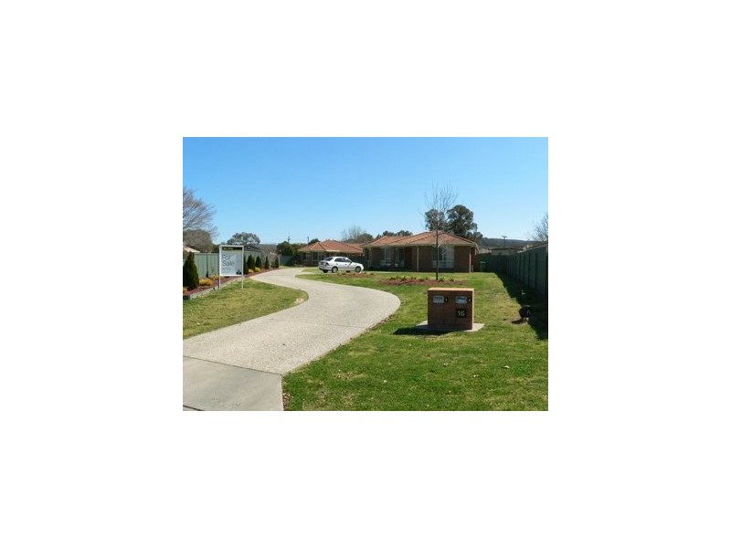 16  Worsley Place, Lavington NSW 2641