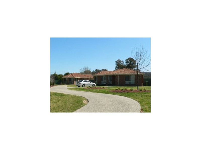 16  Worsley Place, Lavington NSW 2641