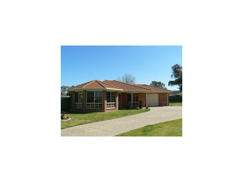 16  Worsley Place, Lavington NSW 2641