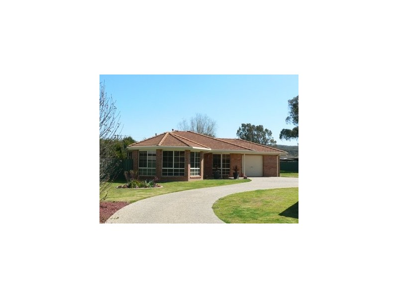 16  Worsley Place, Lavington NSW 2641