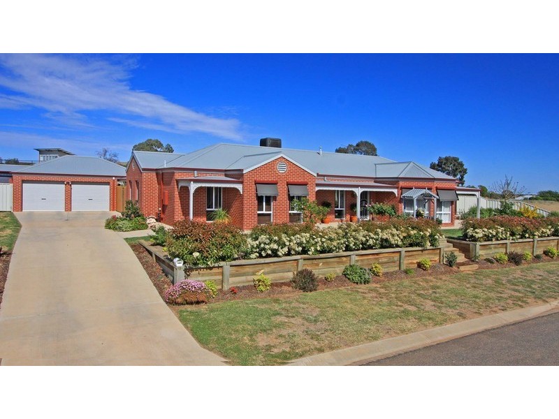 12 James Court, Rutherglen VIC 3685