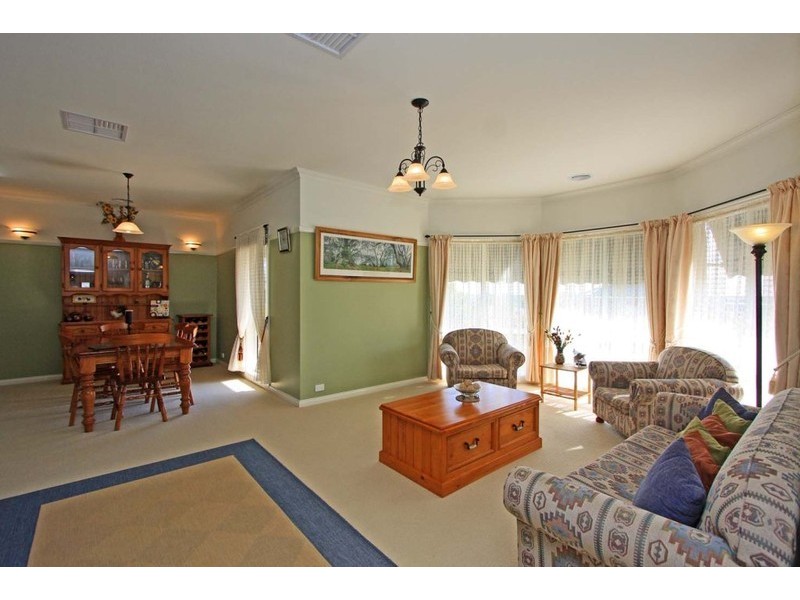 12 James Court, Rutherglen VIC 3685