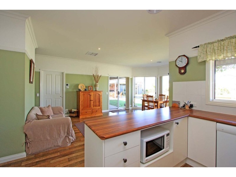 12 James Court, Rutherglen VIC 3685