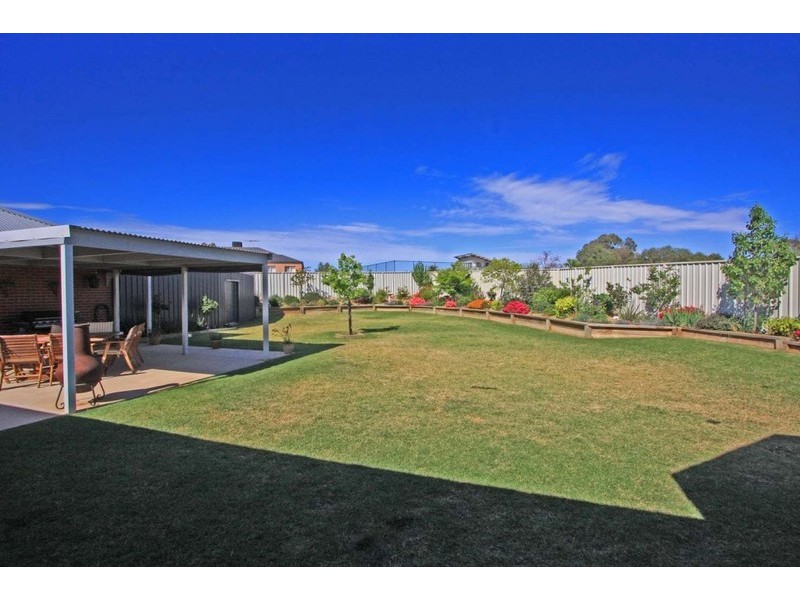 12 James Court, Rutherglen VIC 3685