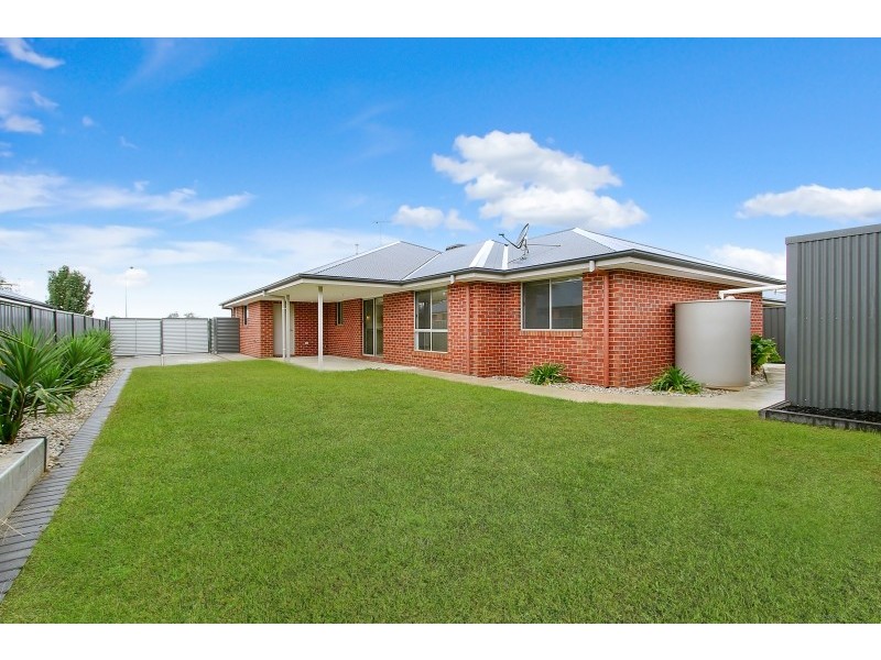 55 Wellington Drive, Thurgoona NSW 2640