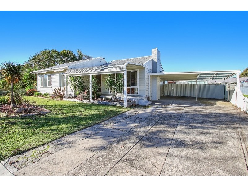 390 Hedley Crescent, Lavington NSW 2641