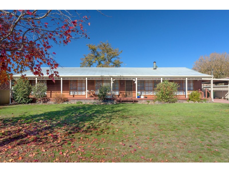 7 St Johns Court, Jindera NSW 2642